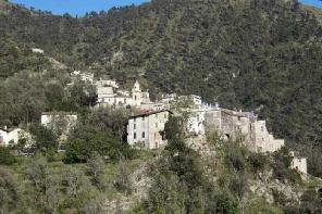 Xtrallusion photo gallery of Italy. Photos, pictures, images and photographs of the Italian Rivieras, the Italian Lakes, the Italian Alps, the Cinque Terre, the Amalfi coast and some of the most beautiful corners of Italy. Plus photos of Italian cities such as Pisa, Milan, Genoa and Rome.